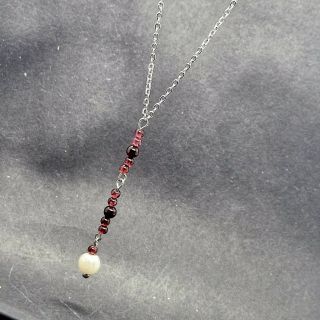 Náš nový unikátní dámský náhrdelník, který spojuje nadčasovou eleganci s moderní symetrií. 🤗📿 #nahrdelnik #prozeny...